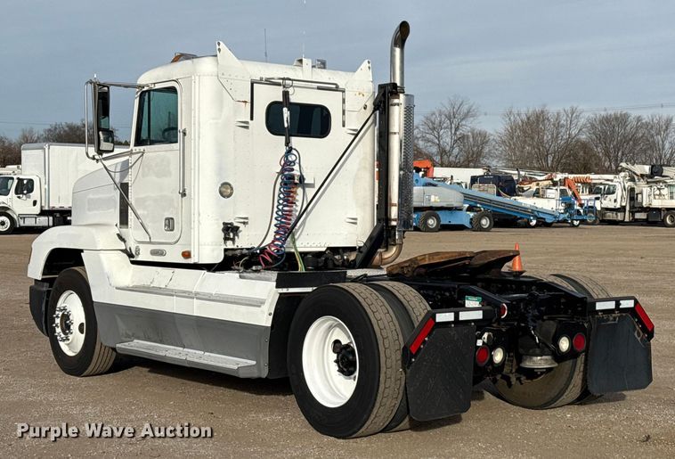 image for item EG1901 1999 Freightliner semi truck