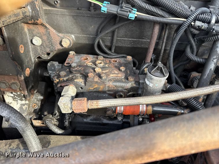 image for item EG1901 1999 Freightliner semi truck