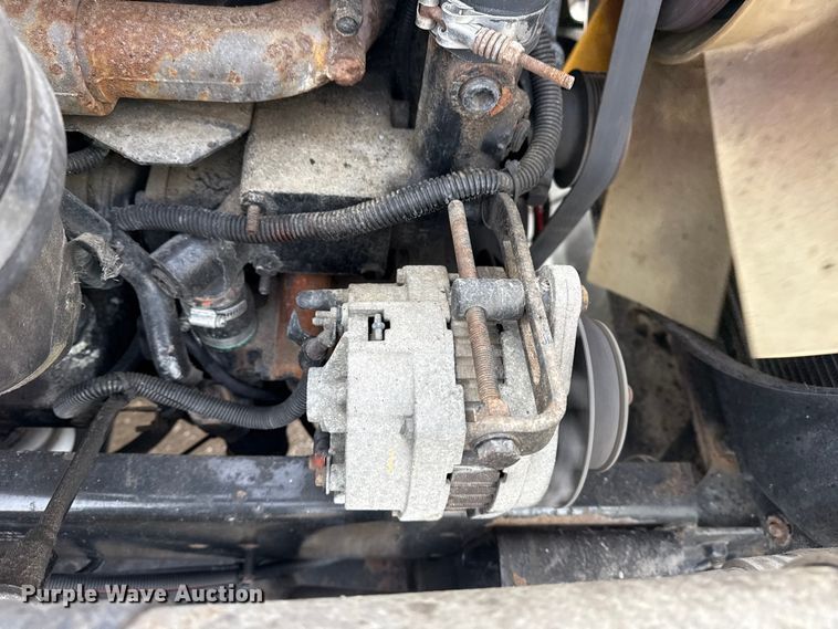 image for item EG1901 1999 Freightliner semi truck