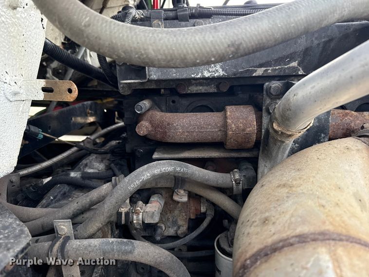 image for item EG1901 1999 Freightliner semi truck