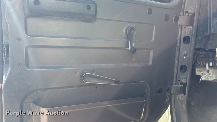 image for item EG8323 1994 International 4700 tank truck