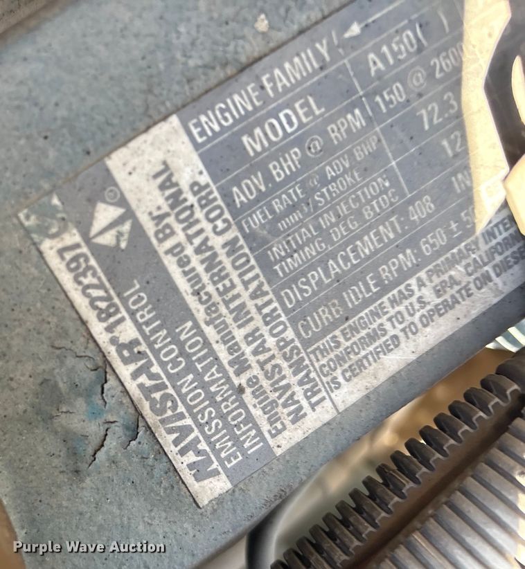 image for item EG8323 1994 International 4700 tank truck