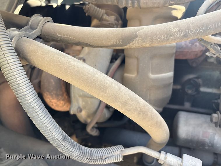 image for item EG8323 1994 International 4700 tank truck