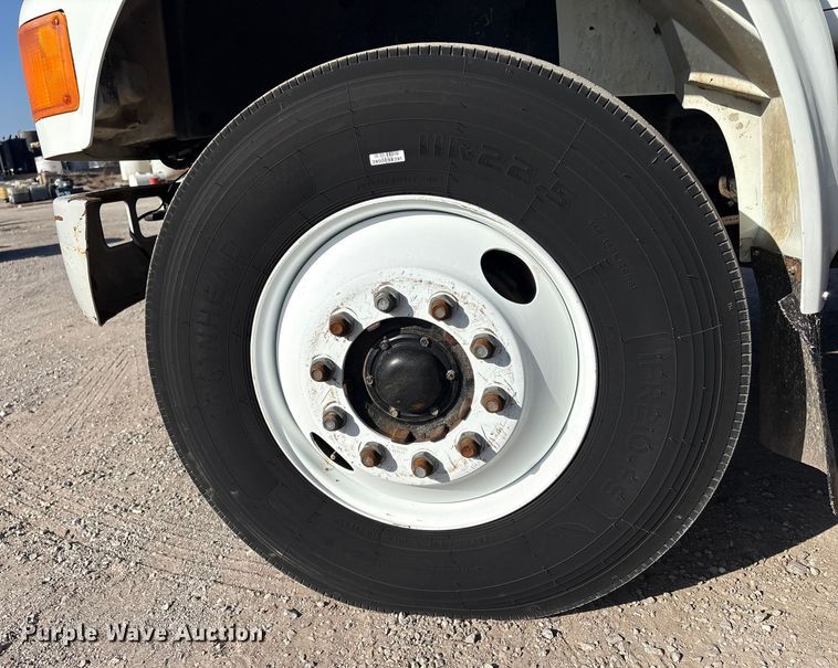 image for item EG8323 1994 International 4700 tank truck