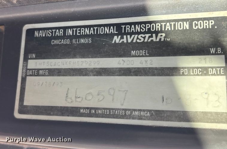 image for item EG8323 1994 International 4700 tank truck