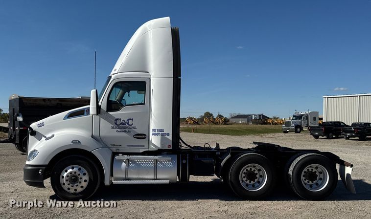 image for item EM2475 2016 Kenworth T680 semi truck