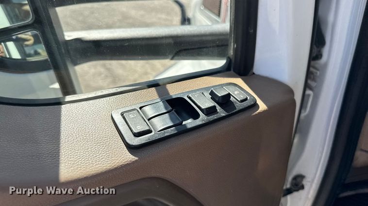 image for item EM2475 2016 Kenworth T680 semi truck