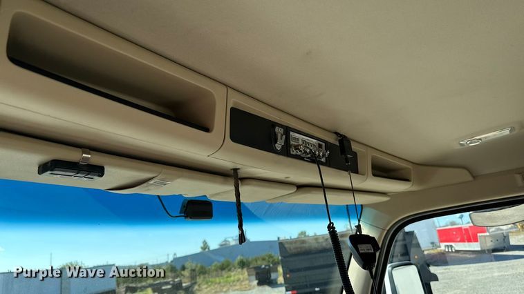 image for item EM2475 2016 Kenworth T680 semi truck