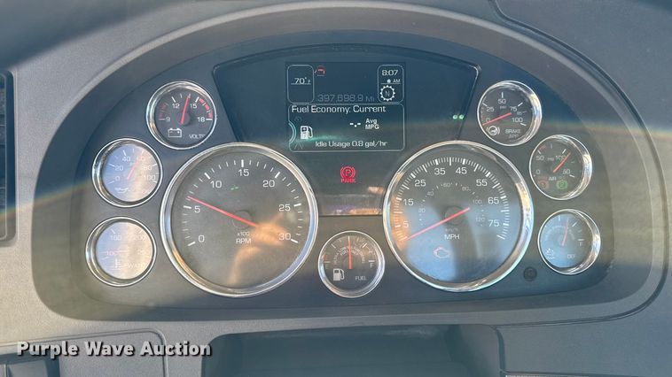 image for item EM2475 2016 Kenworth T680 semi truck