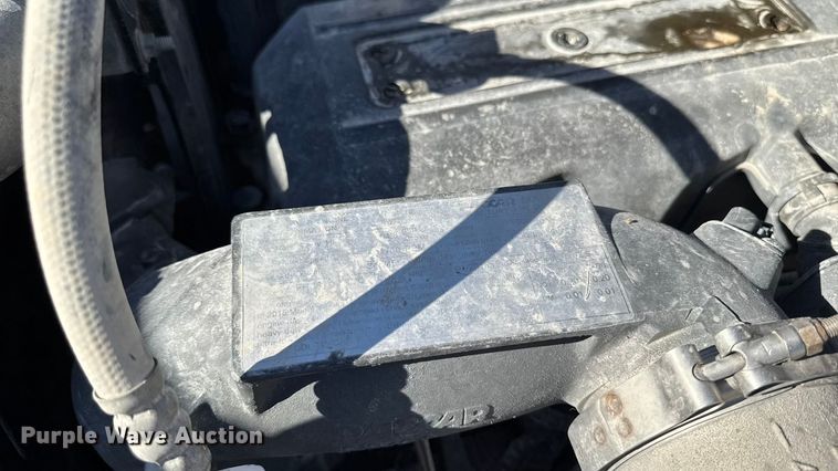 image for item EM2475 2016 Kenworth T680 semi truck