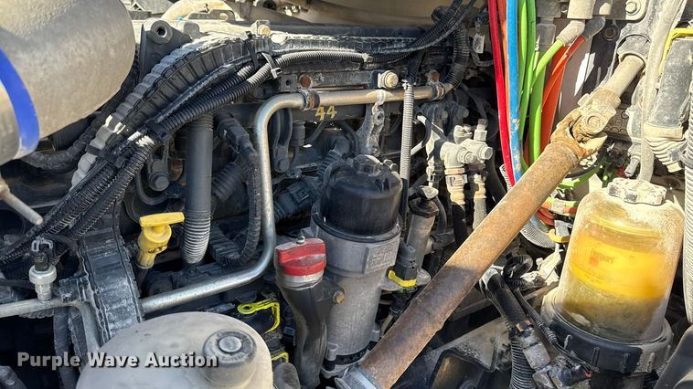 image for item EM2475 2016 Kenworth T680 semi truck