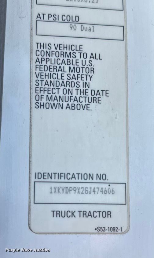 image for item EM2475 2016 Kenworth T680 semi truck