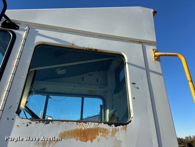 image for item EN0788 2014 Kalmar Ottawa yard truck