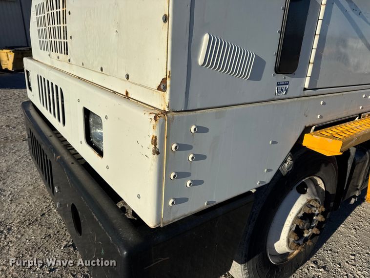 image for item EN0788 2014 Kalmar Ottawa yard truck