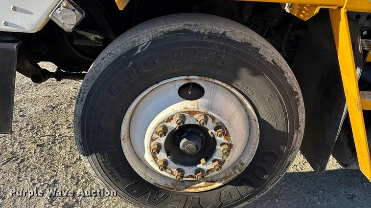 image for item EN0788 2014 Kalmar Ottawa yard truck