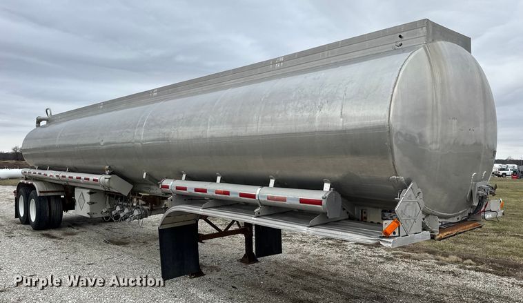 image for item EN0801 2011 Pullman Trailmobile F15S-42CI tank trailer