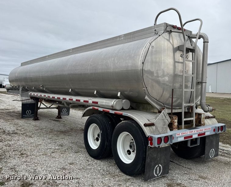 image for item EN0801 2011 Pullman Trailmobile F15S-42CI tank trailer