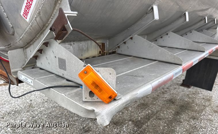 image for item EN0801 2011 Pullman Trailmobile F15S-42CI tank trailer