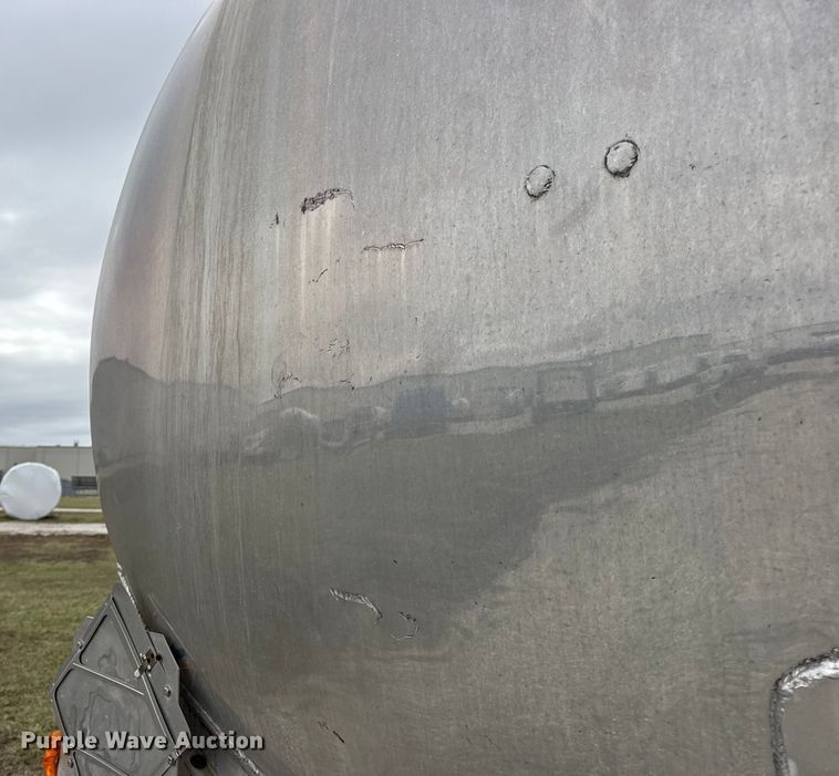 image for item EN0801 2011 Pullman Trailmobile F15S-42CI tank trailer