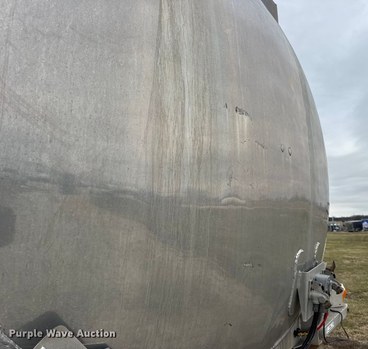 image for item EN0801 2011 Pullman Trailmobile F15S-42CI tank trailer