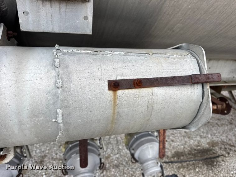 image for item EN0801 2011 Pullman Trailmobile F15S-42CI tank trailer