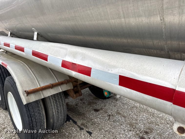 image for item EN0801 2011 Pullman Trailmobile F15S-42CI tank trailer