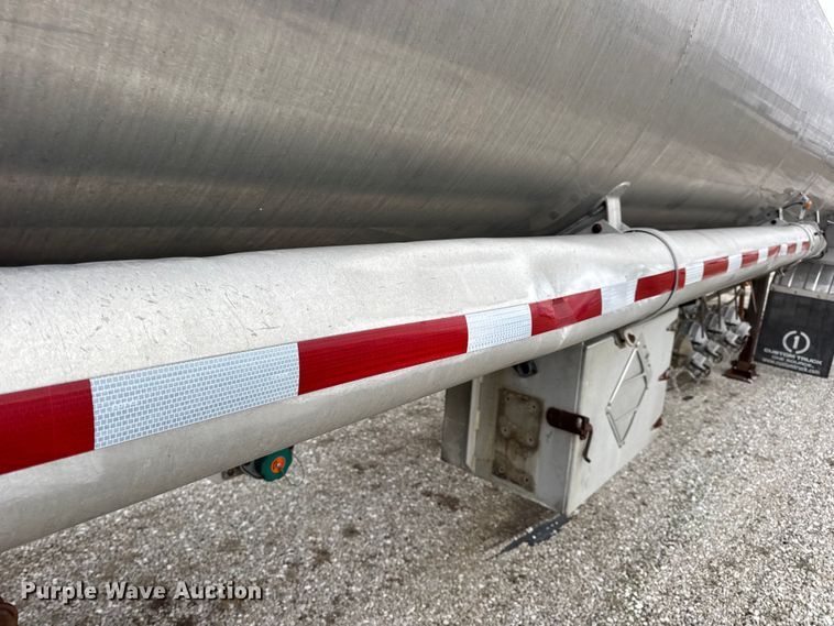 image for item EN0801 2011 Pullman Trailmobile F15S-42CI tank trailer