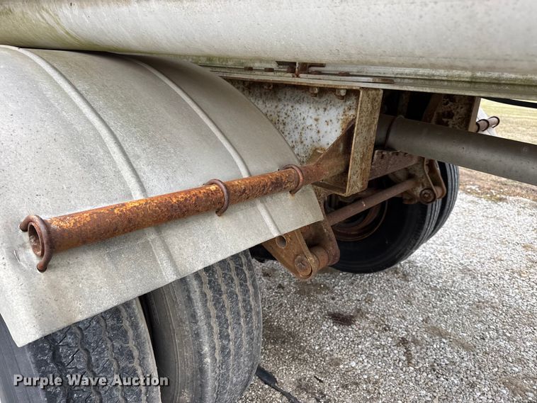 image for item EN0801 2011 Pullman Trailmobile F15S-42CI tank trailer