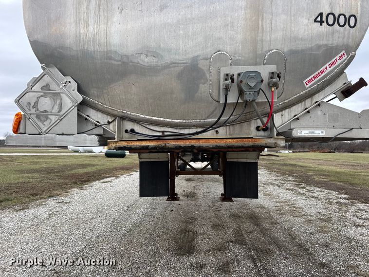 image for item EN0801 2011 Pullman Trailmobile F15S-42CI tank trailer