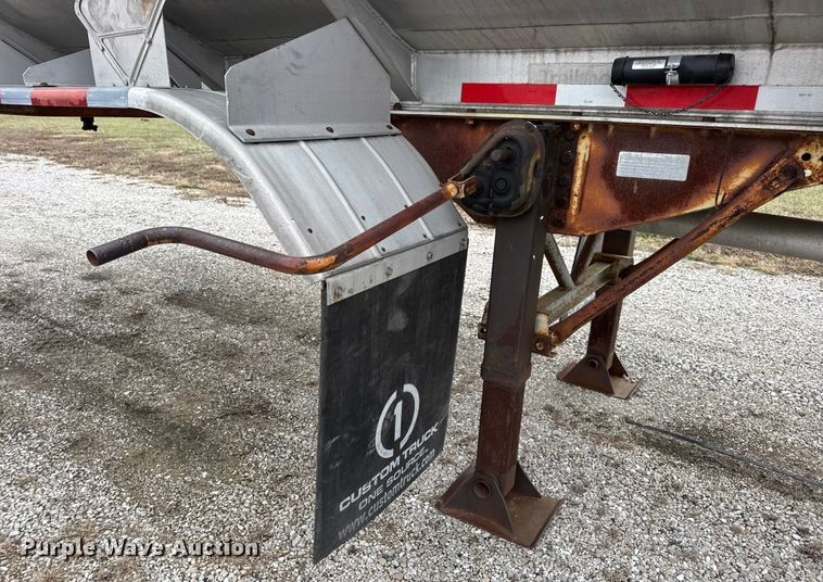 image for item EN0801 2011 Pullman Trailmobile F15S-42CI tank trailer