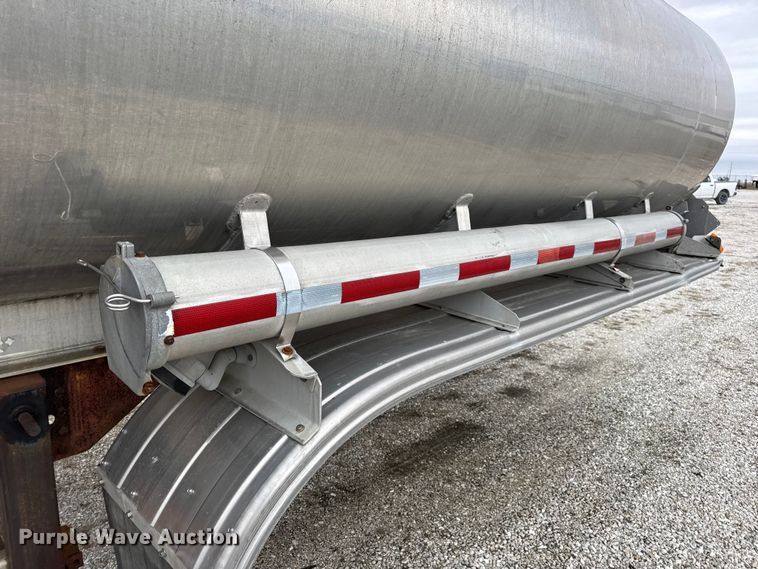 image for item EN0801 2011 Pullman Trailmobile F15S-42CI tank trailer