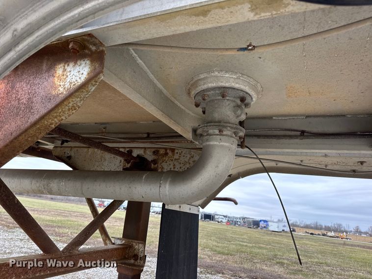 image for item EN0801 2011 Pullman Trailmobile F15S-42CI tank trailer