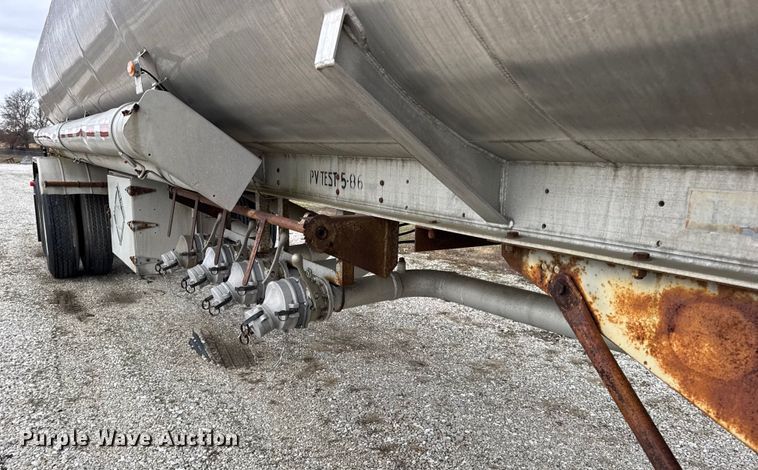 image for item EN0801 2011 Pullman Trailmobile F15S-42CI tank trailer