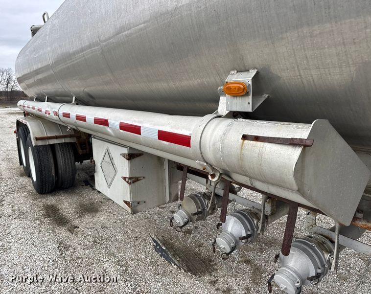 image for item EN0801 2011 Pullman Trailmobile F15S-42CI tank trailer