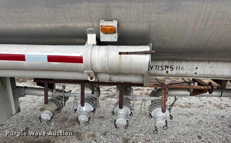 image for item EN0801 2011 Pullman Trailmobile F15S-42CI tank trailer