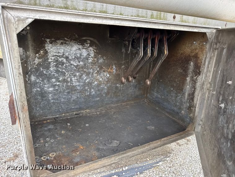 image for item EN0801 2011 Pullman Trailmobile F15S-42CI tank trailer