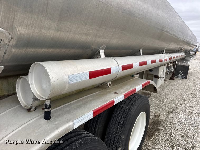 image for item EN0801 2011 Pullman Trailmobile F15S-42CI tank trailer