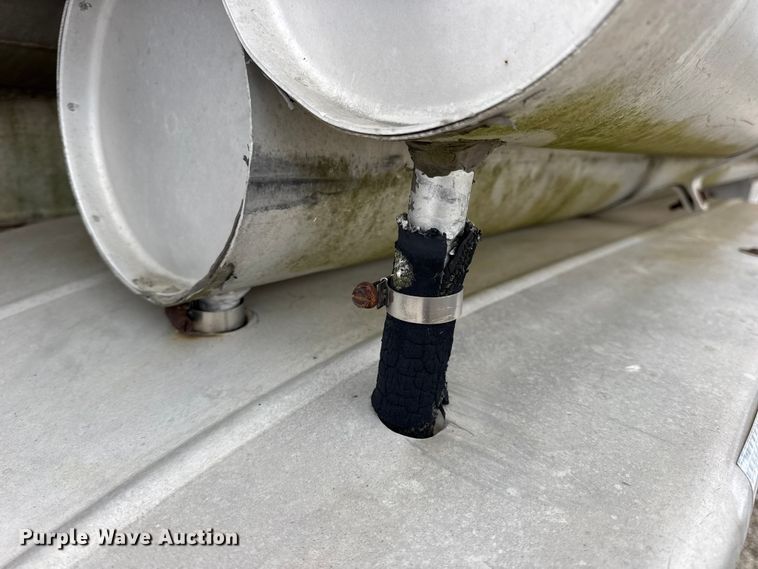 image for item EN0801 2011 Pullman Trailmobile F15S-42CI tank trailer