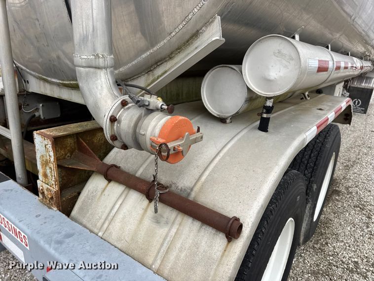 image for item EN0801 2011 Pullman Trailmobile F15S-42CI tank trailer