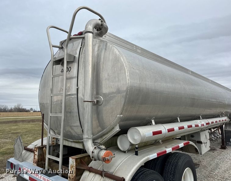 image for item EN0801 2011 Pullman Trailmobile F15S-42CI tank trailer