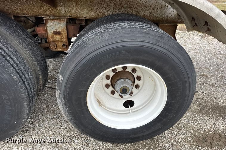 image for item EN0801 2011 Pullman Trailmobile F15S-42CI tank trailer