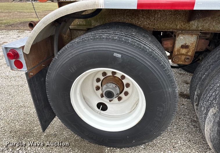 image for item EN0801 2011 Pullman Trailmobile F15S-42CI tank trailer