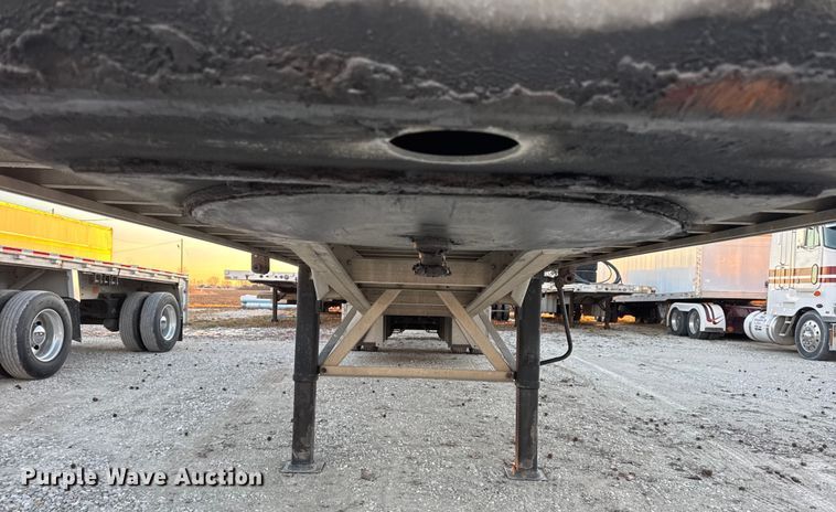 image for item EN0815 2006 Reitnouer MaxMiser flatbed trailer