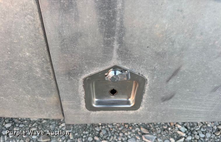 image for item EN0815 2006 Reitnouer MaxMiser flatbed trailer