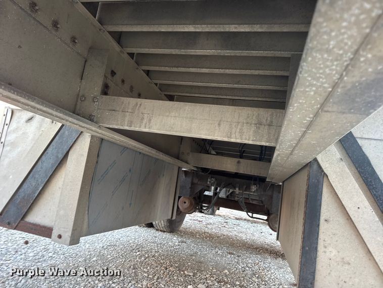 image for item EN0815 2006 Reitnouer MaxMiser flatbed trailer