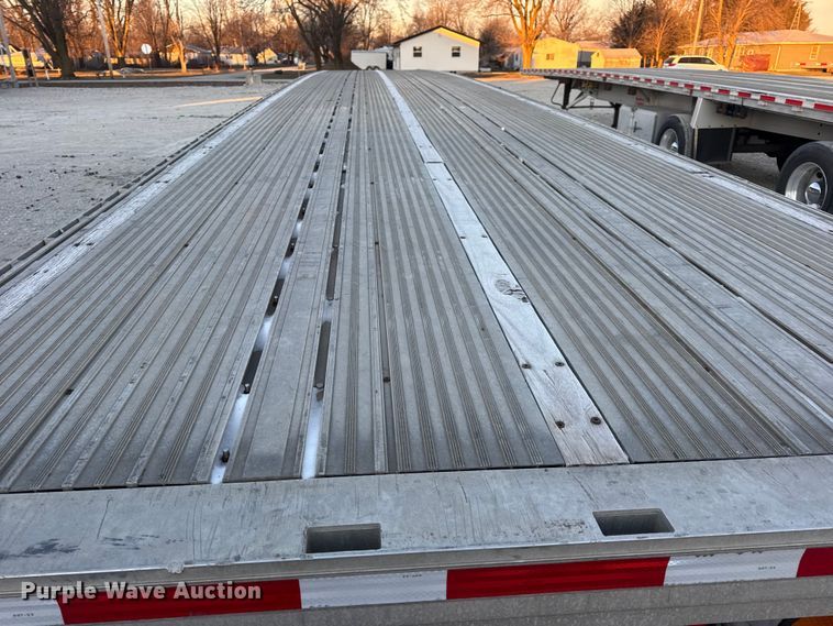 image for item EN0815 2006 Reitnouer MaxMiser flatbed trailer