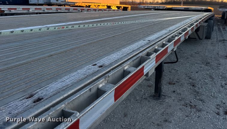 image for item EN0815 2006 Reitnouer MaxMiser flatbed trailer