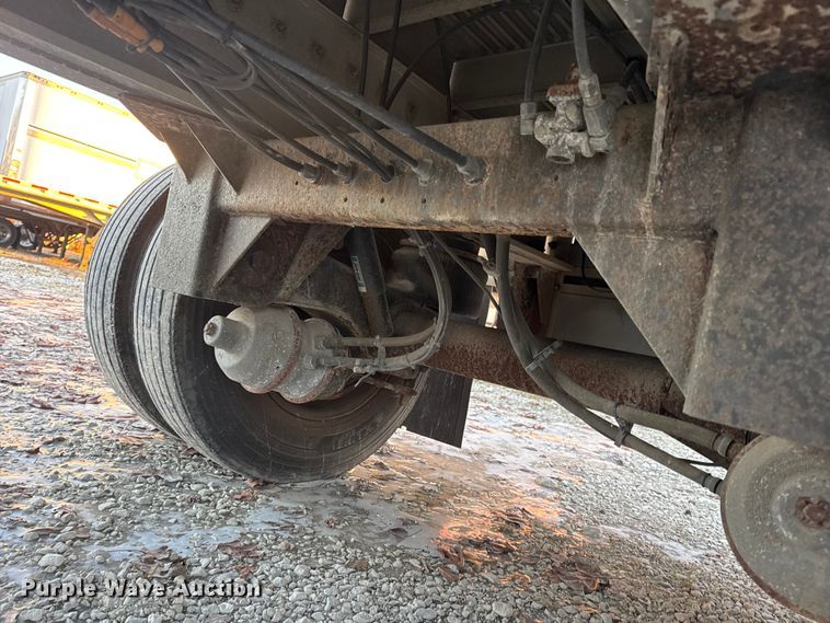 image for item EN0815 2006 Reitnouer MaxMiser flatbed trailer