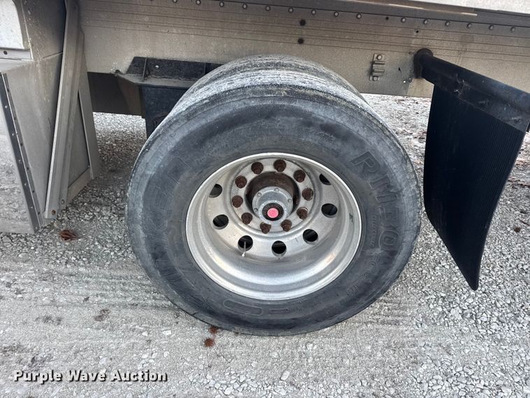 image for item EN0815 2006 Reitnouer MaxMiser flatbed trailer