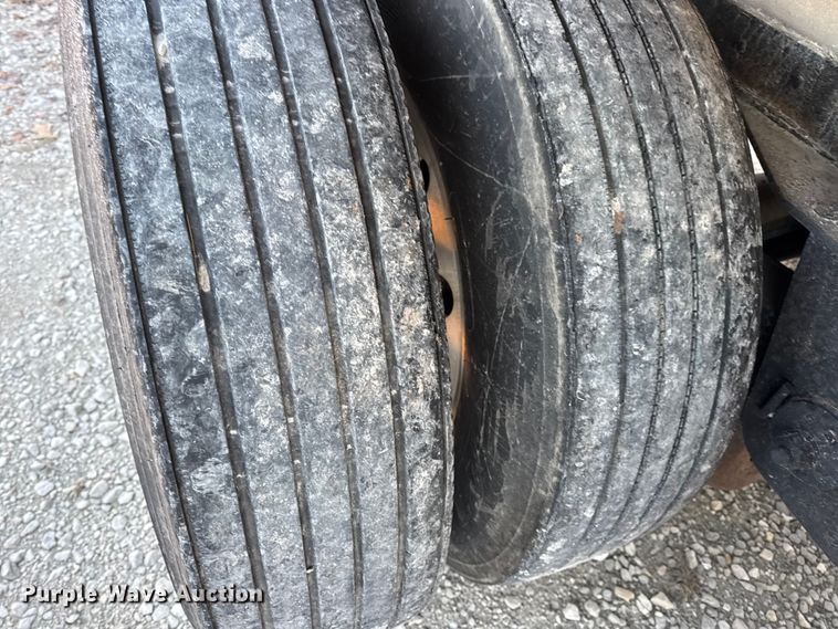 image for item EN0815 2006 Reitnouer MaxMiser flatbed trailer